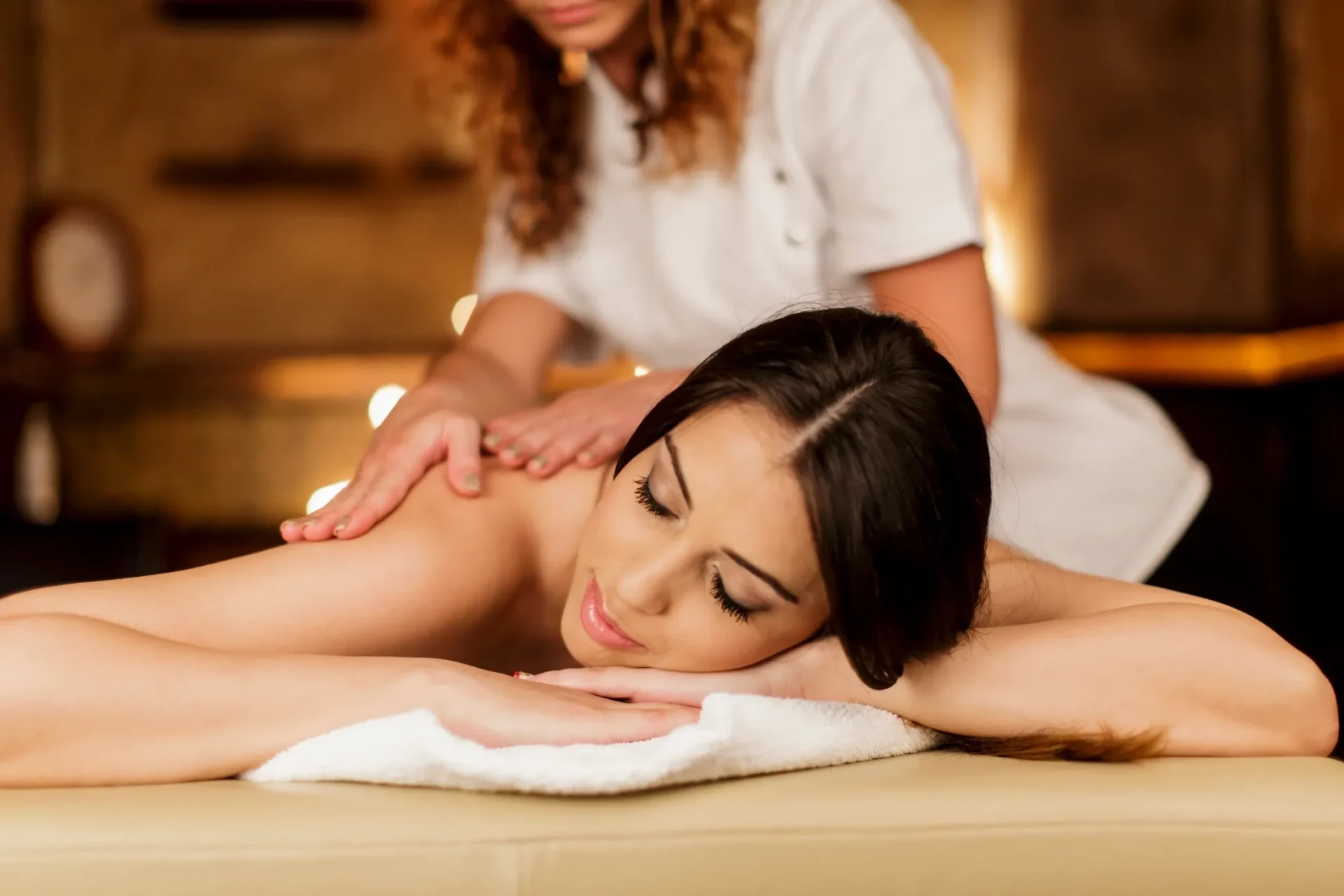 Woman receiving a relaxing massage